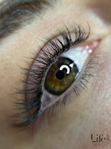 Life Beauty Salfeld - Wimpernverlängerung 1